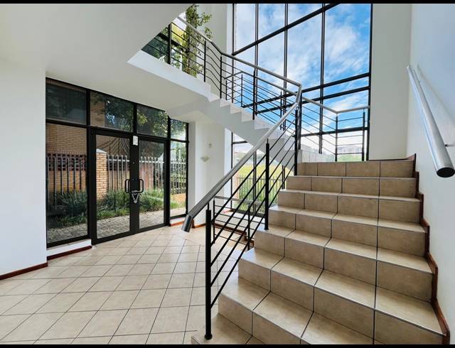 658M² OFFICE FOR SALE IN MIDRIDGE PARK